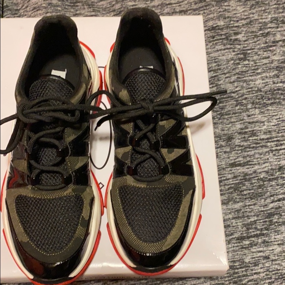 Sneakers